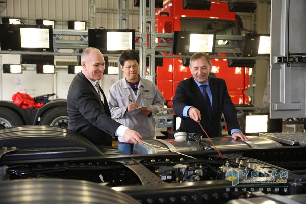 First Auman EST Rolls Off with Mass Production Starting Soon