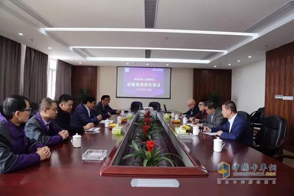 Dongfeng Signs Purchasing Agreement on 500 Light Trucks with ZTO Express