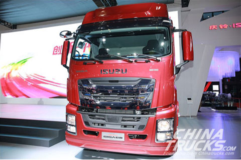 Auto Shanghai 2017: ISUZU GIGA Heavy Truck Shows Off