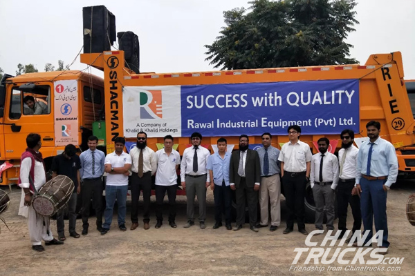 SHACMAN Displays its Products in Pakistan