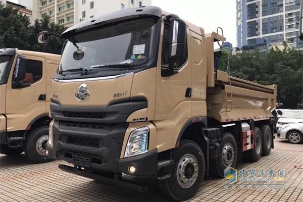 Liuzhou Motor Secures an Order of 395 Chenglong H7 Trucks from Shenzhen
