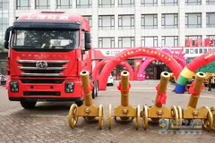 SAIC Hongyan Genlyon Trucks Delivered to Yingkou for Operation