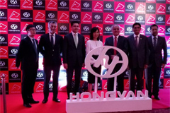 SAIC Hongyan Genlyon Trucks and Self-dumping Trucks Revealed in Pakistan