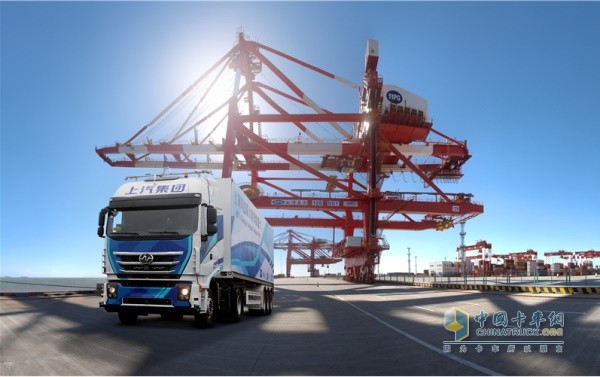 SAIC Hongyan 5G Intelligent Heavy-duty Truck Makes its Debut in Shanghai