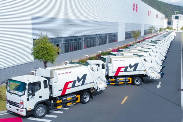 40 FULONGMA Compressed Garbage Trucks to be Sent to Eurasian Continent