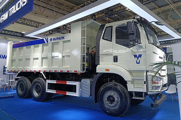 Trucks Exhibited at 2024 Beijing International Exhibition on Buses, Trucks & Components 