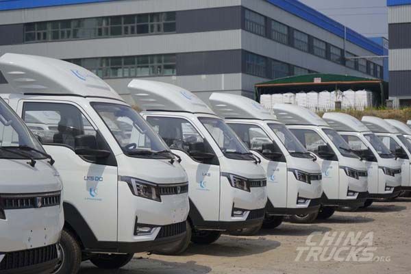 200 LANDKING Trucks Set Sail for Chile