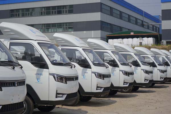 200 LANDKING Trucks Set Sail for Chile
