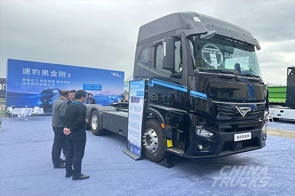 Speedleopard Technology's new energy heavy-duty trucks made their debut at the Yulin International Coal Expo