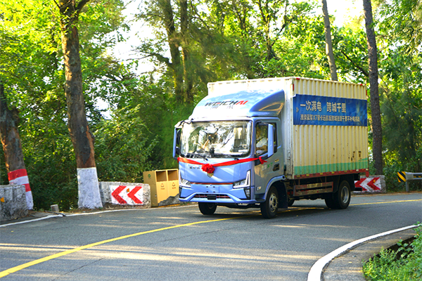 WEICHAI NECV Launches LANDKING X7 Light Truck in Fujian, China