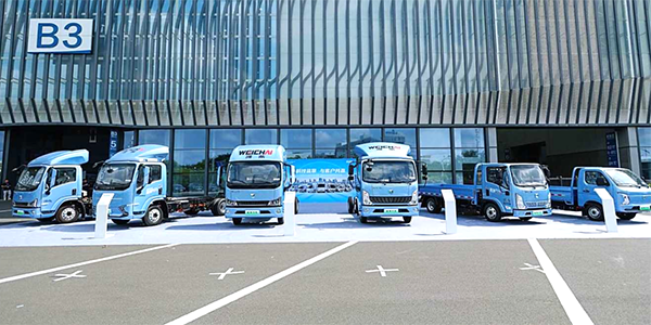 WEICHAI LANDKING Showcases Multiple NEV Trucks at Shandong Clean Energy Expo