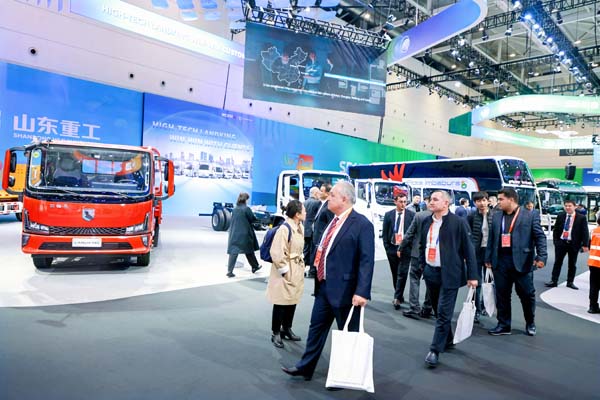 LANDKING Unveils New Lineup of NECVs at Global Partners’ Conference