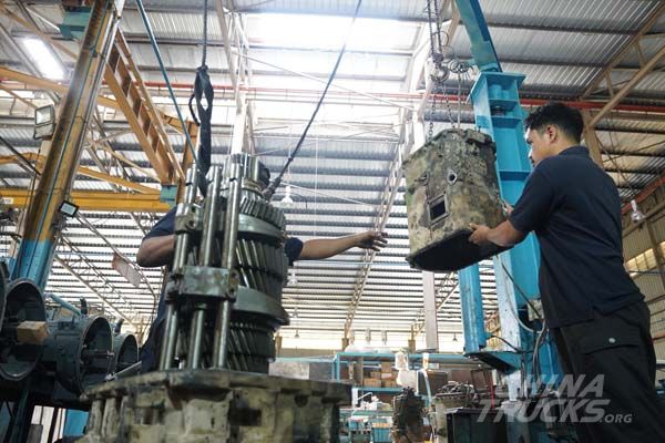 SMHE Delivers Customized HOWO Trucks to Meet Diverse Operational Needs