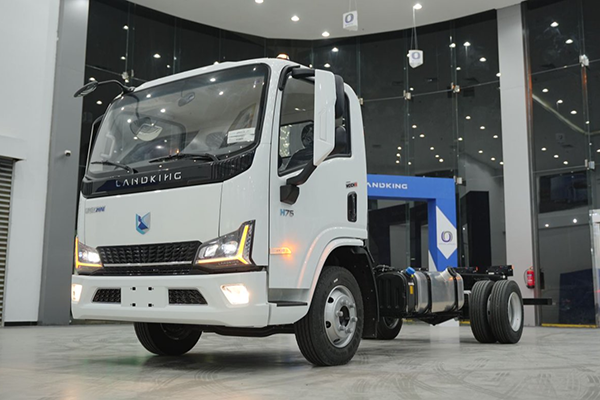 Decoding the Golden Powertrain: The Strength of WEICHAI LANDKING H Light Truck