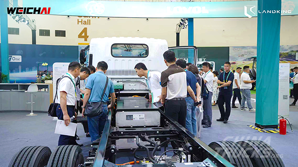 WEICHAI LANDKING LKE7 Showcased at 2026 SDHI Global Partners Conference