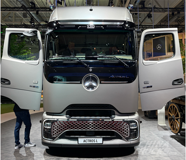 Mercedes-Benz Trucks at IAA: From Global Trucks to Global Applications