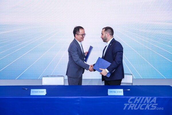 IAA Hannover: Sinotruk Signs SIS of Poland as Regional Dealer