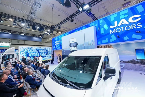 JAC Unveils SUNRAY PRO Electric Van at IAA Transportation 2026