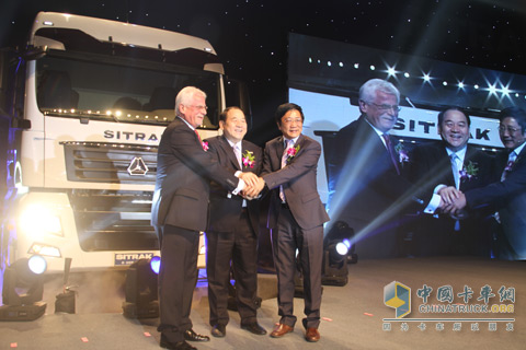 Sinotruks Officially Launches SITRAK Brand & First Truck off Production Line 
