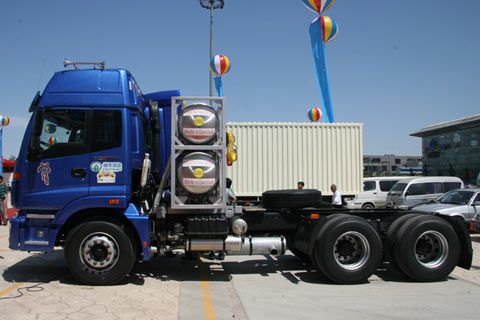 Beijing Foton Daimler Automotive 9 Series Natural Gas Heavy Trucks