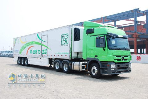 Benz’s cold-chain logistic haulage vehicle in China