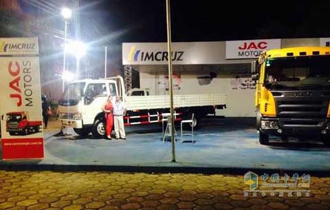 JAC Light Trucks Highlight Bolivia Auto Show
