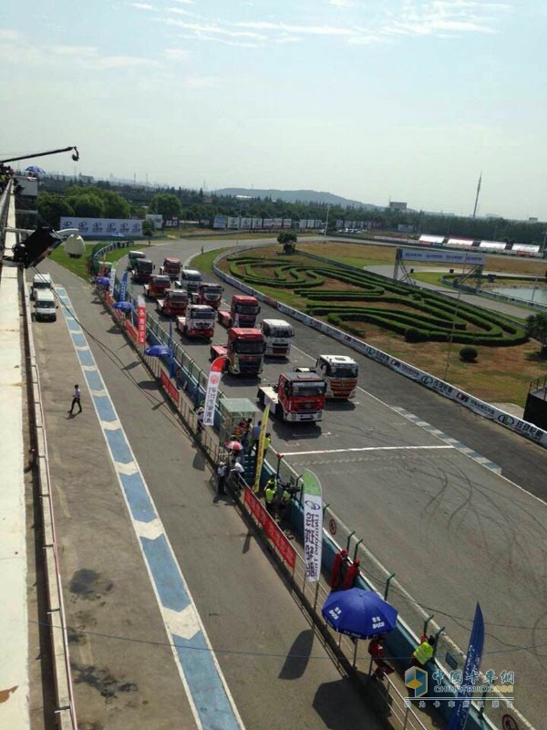 Racing Trucks Get Ready for 2015 Championship