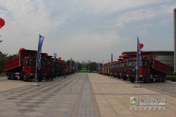 SHACMAN X3000 Dumpers Launched in China