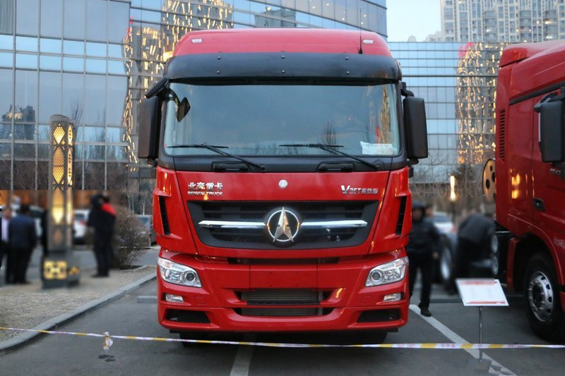 Beiben V3ET Heavy Truck 500HP 4X2 Euro 5 Tractor(ND4180AD5J7Z02)