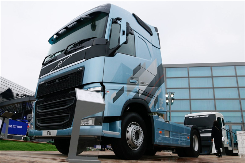 VOLVO New FH Heavy-duty 25th Anniversary Edition 4X2 Euro 6 Tractor Head